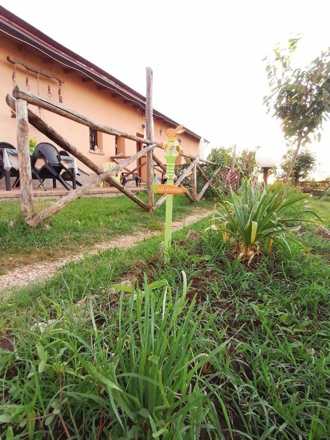 Casale Cavatella Acomodação com café da manhã Sermoneta Exterior foto
